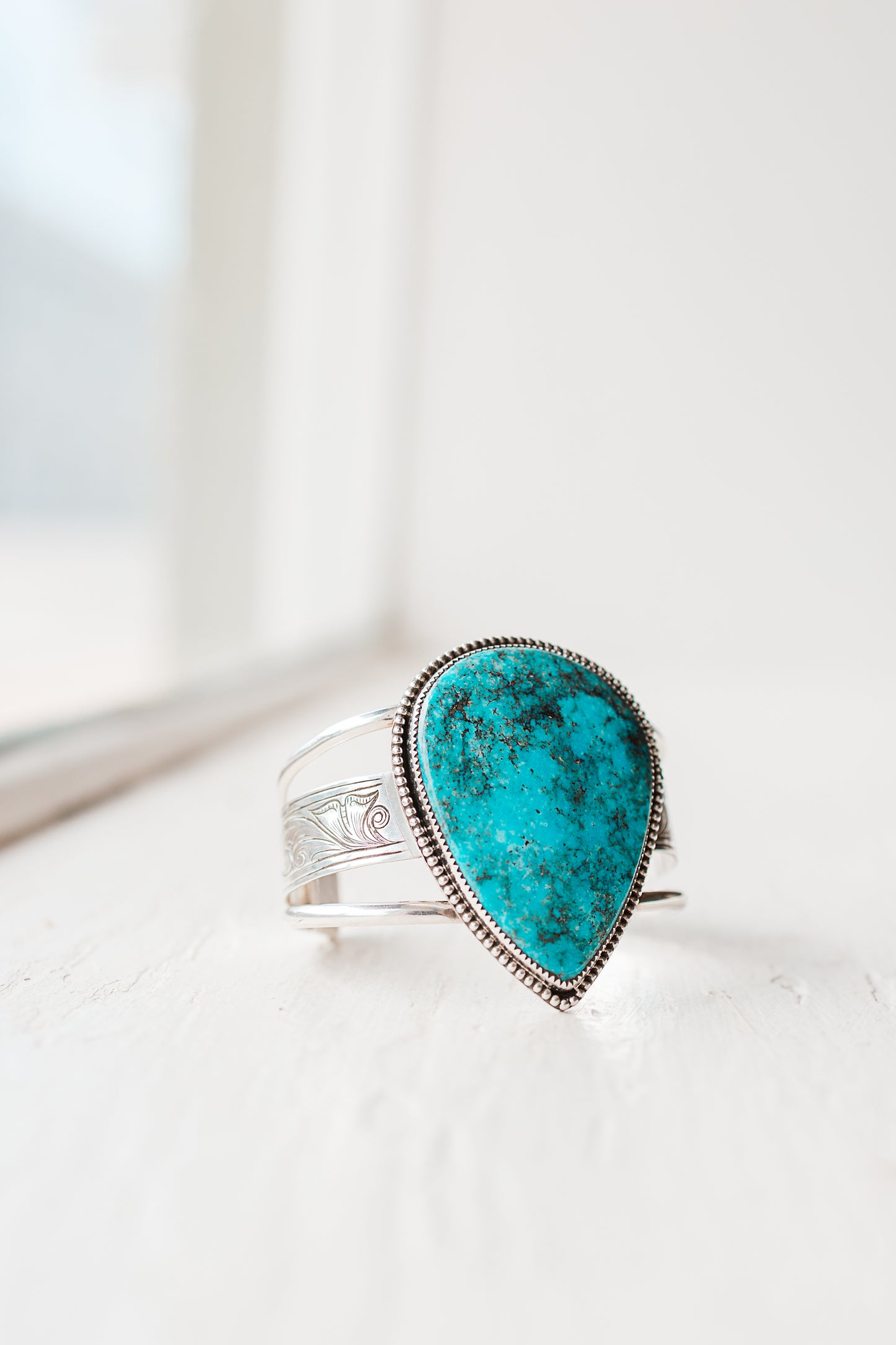 Kingman Turquoise Cuff (Tear Drop)